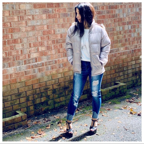 ✨LAST ONE✨Beautiful Hooded Puffer Zip Up Jacket - Picture 7 of 7